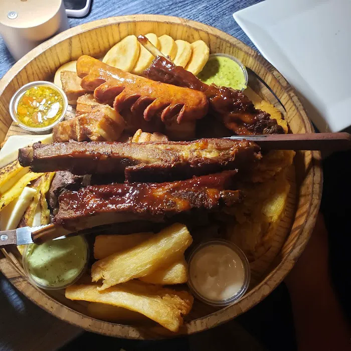 Arepa Mania Bar & Grill Picture 3