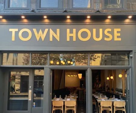 Town House Kitchen + Drinks