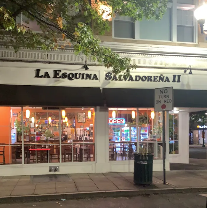 La Esquina Salvadoreña Restaurant Bar Picture 10
