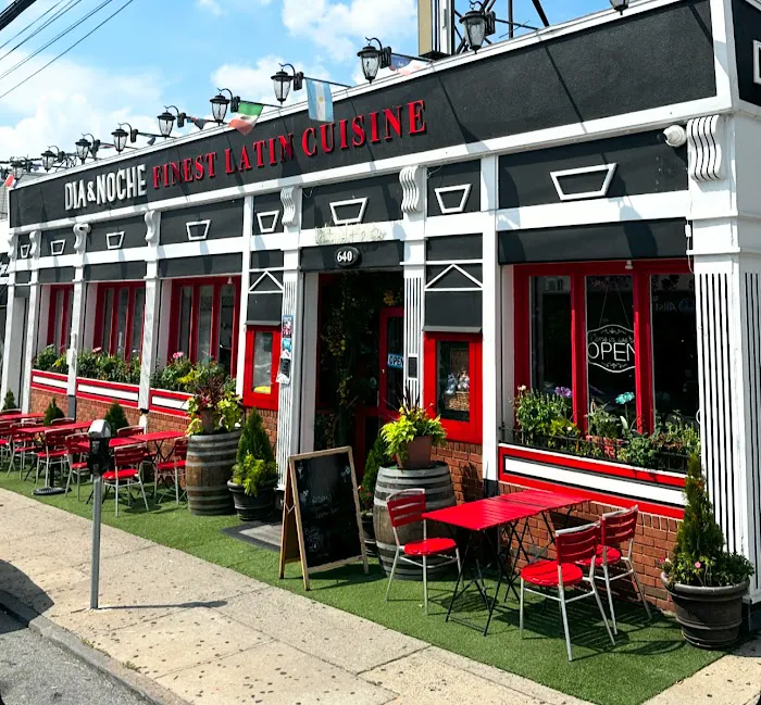Dia & Noche Restaurant Picture 6