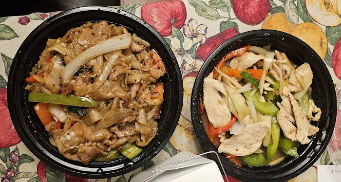 Eagle Thai Cuisine Mclean Picture 5