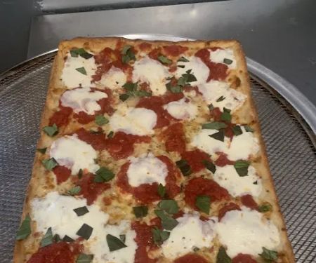 Familys Pizzeria