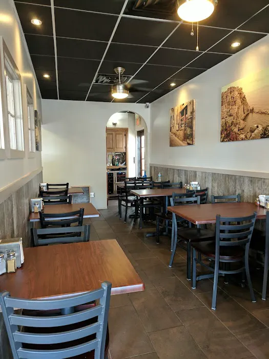 Midland Pizzeria and Restaurant Picture 3
