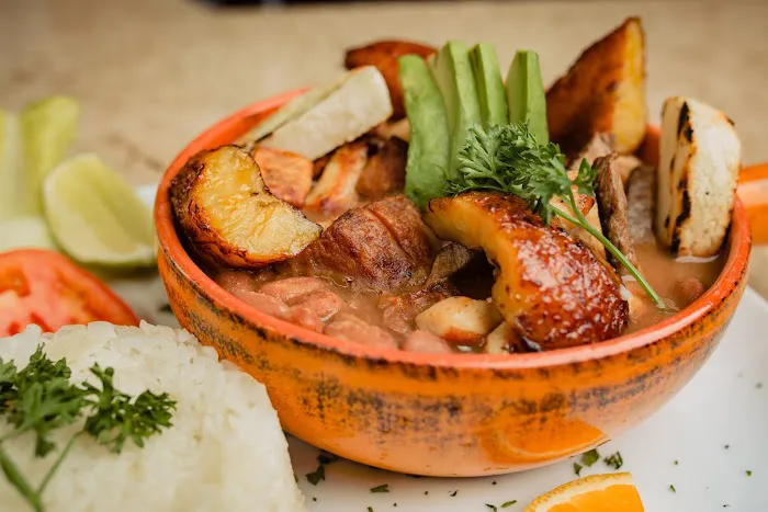 Makondo Restaurant New Rochelle Picture 4
