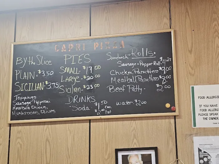 Capri Pizzeria Picture 5