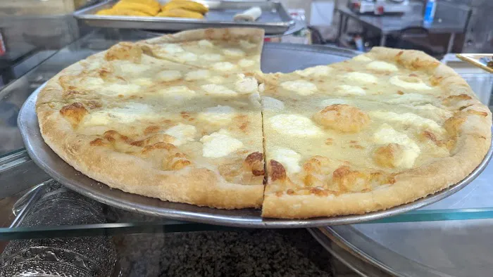 mickeys pizzeria Picture 1