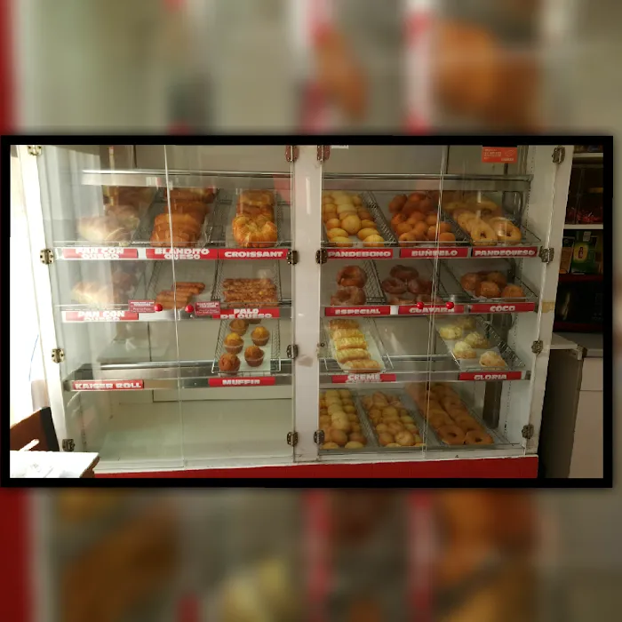 G BAKERY Restaurante & Panaderia Colombiana Picture 9
