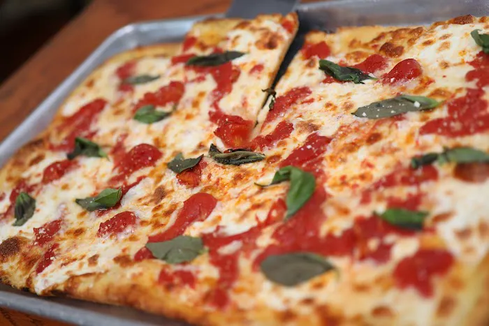 Gino’s Pizza Picture 4