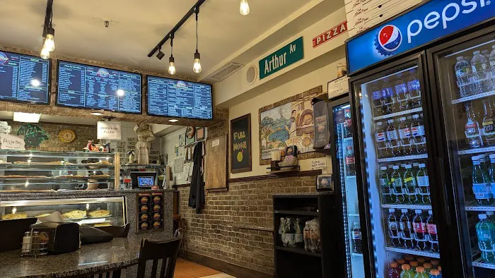 Full Moon Pizzeria Picture 5