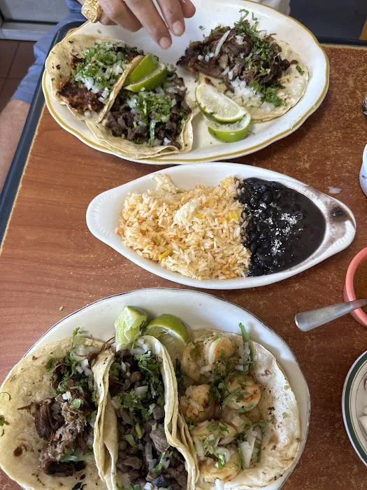 Tacos El Poblano Picture 7