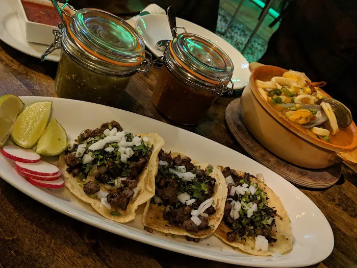 Dos Marias Bar & Restaurant Picture 9