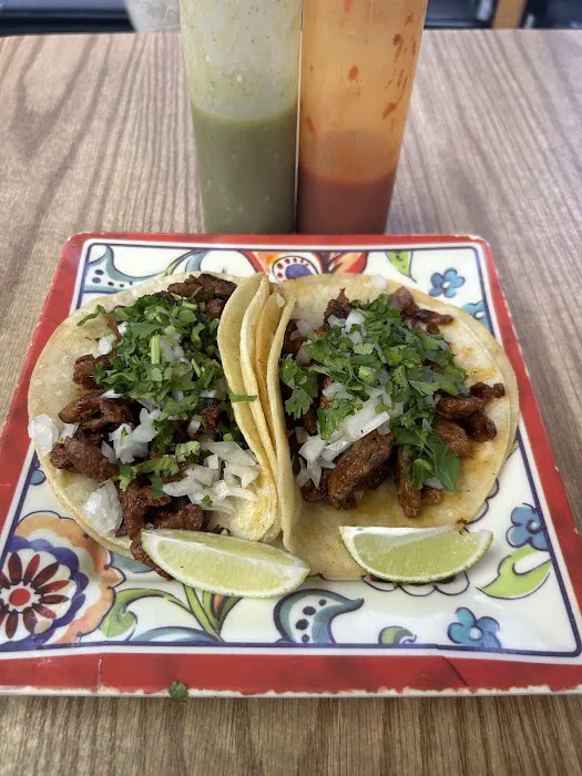 El Valle del Paisano Pizzeria and Taco Picture 1