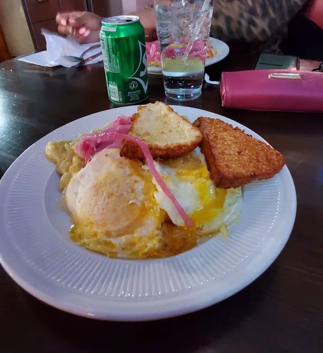 Caridad & Louie's Restaurant Picture 1