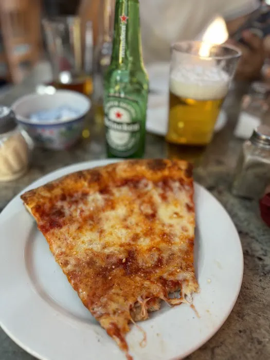 A & V Pizzeria Picture 4