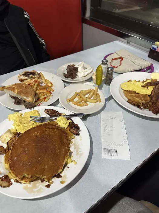 Broadway Diner Picture 1