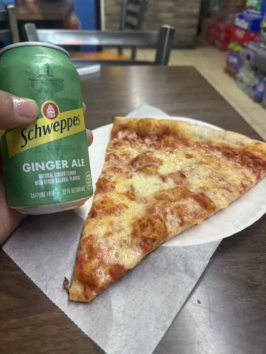 Gino's Pizzeria Picture 1