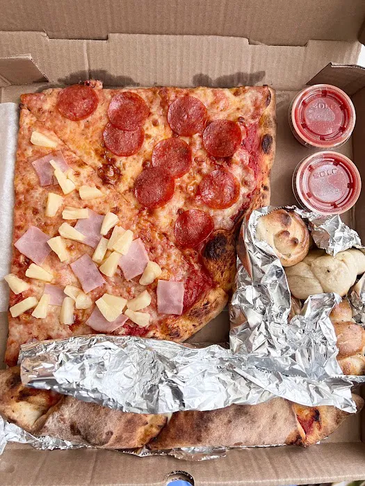 Gino's Pizzeria Picture 8
