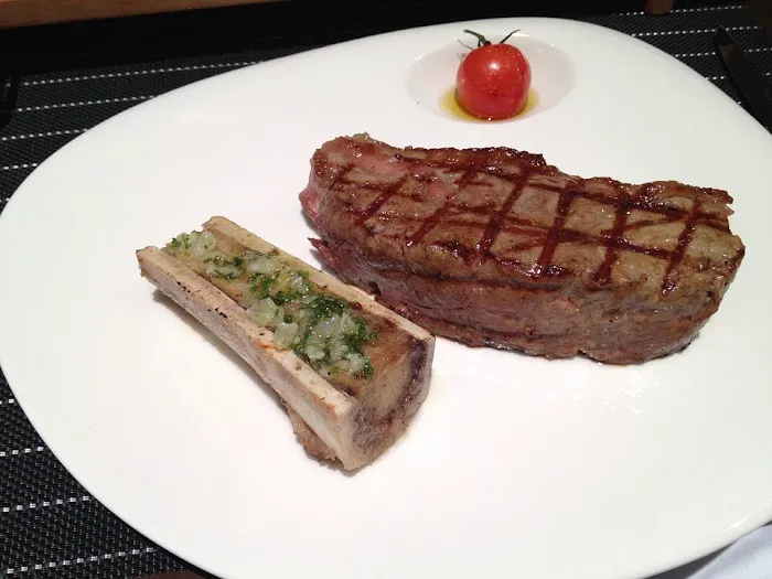 Leo's Italian Restaurant Picture 6
