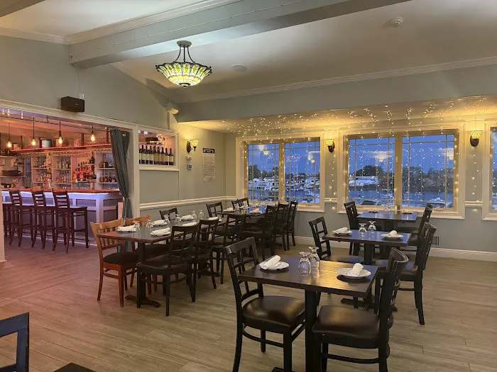 Marina View Restaurant & TIKI BAR Picture 5