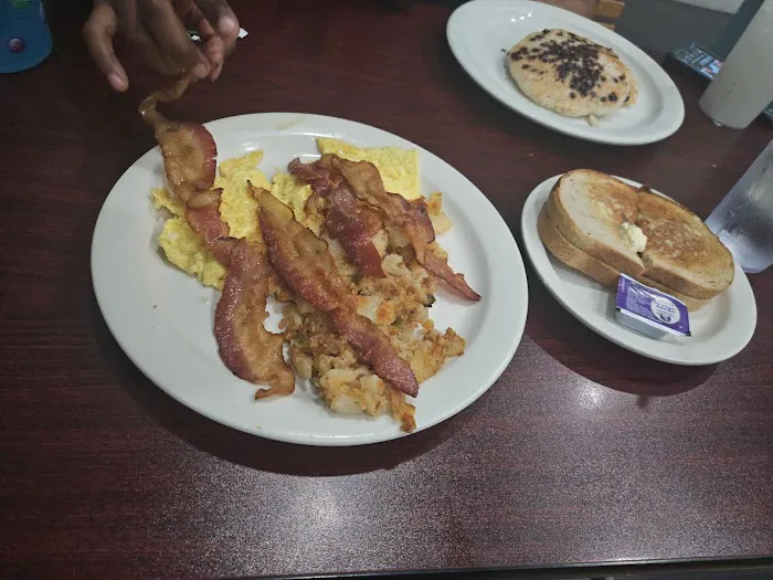 Shore Road Diner Picture 4