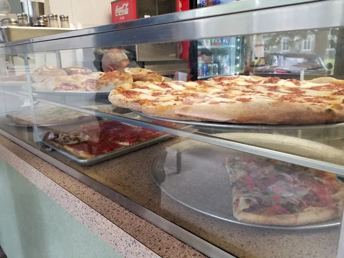 4 Corners Pizzeria Picture 1