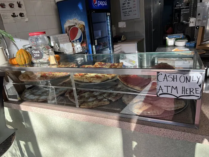 4 Corners Pizzeria Picture 8