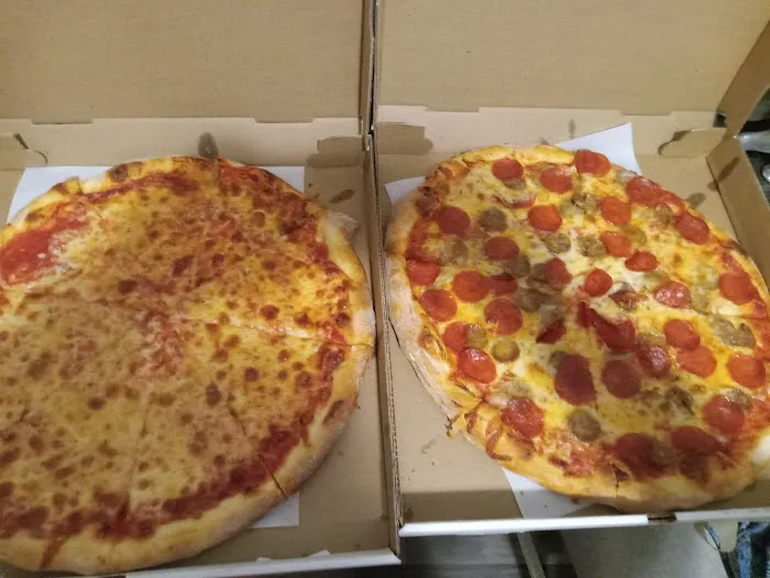 Alfonso's Pizza Picture 2