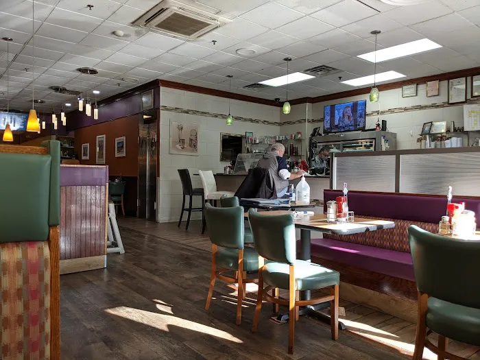 Grassy Sprain Diner Picture 7