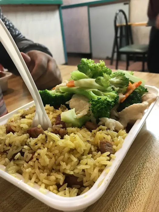 L & T Chinese Kitchen Picture 3