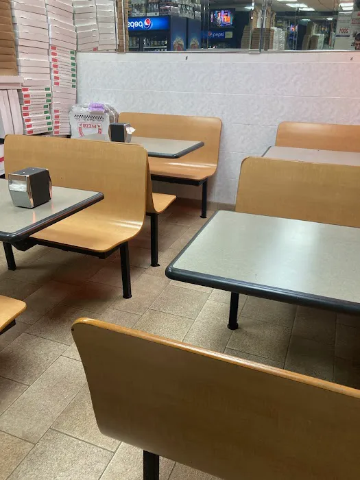 Gigi's Pizzeria and Restaurant Picture 2