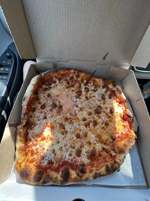 Roaming Woodfired Pizza Picture 1
