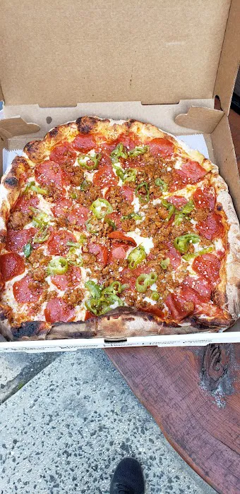Roaming Woodfired Pizza Picture 4