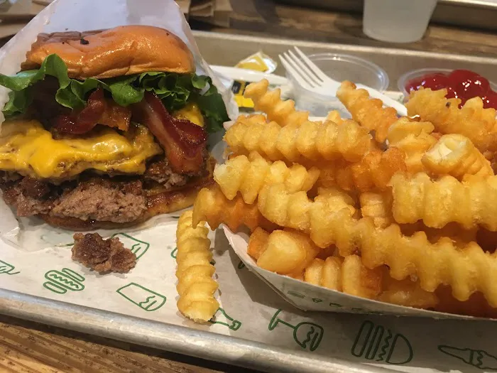 Shake Shack Ridge Hill Picture 6