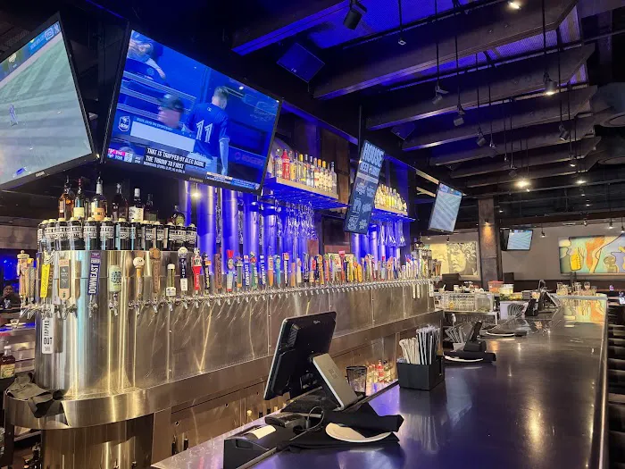 Yard House Picture 5