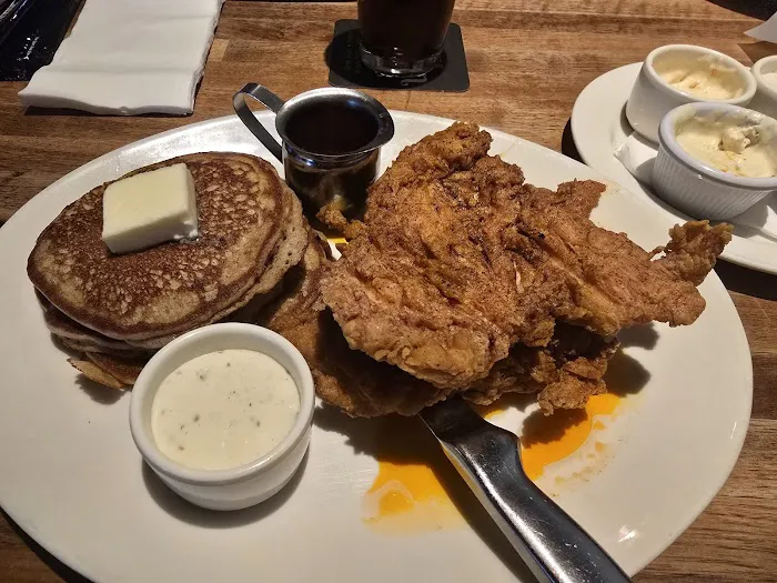 Yard House Picture 7