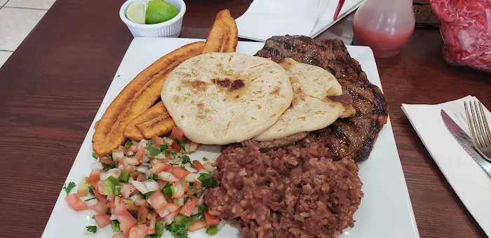 La Pupusa Loca Picture 3