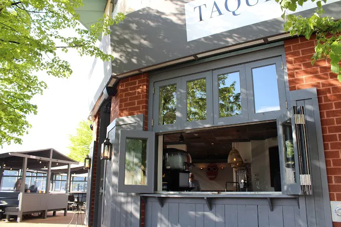 TaqueRio Taco Bar Picture 9