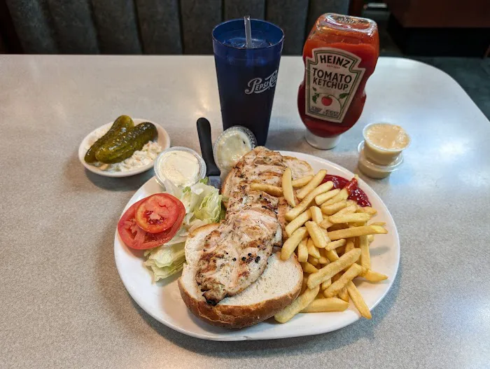 Central Plaza Diner Picture 1