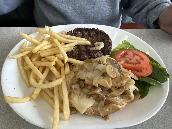 Central Plaza Diner Picture 6