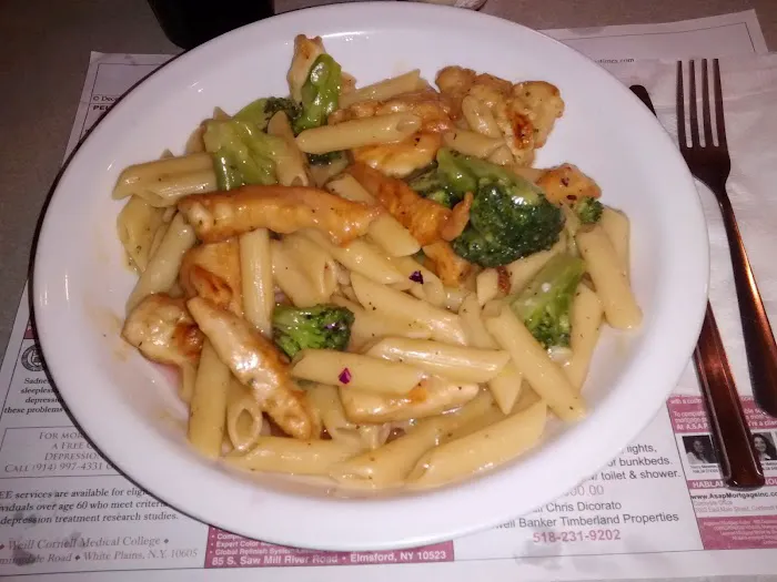 Central Plaza Diner Picture 9