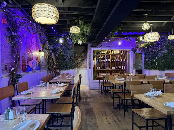 La Lanterna Restaurant Wine & Beer Garden Picture 4