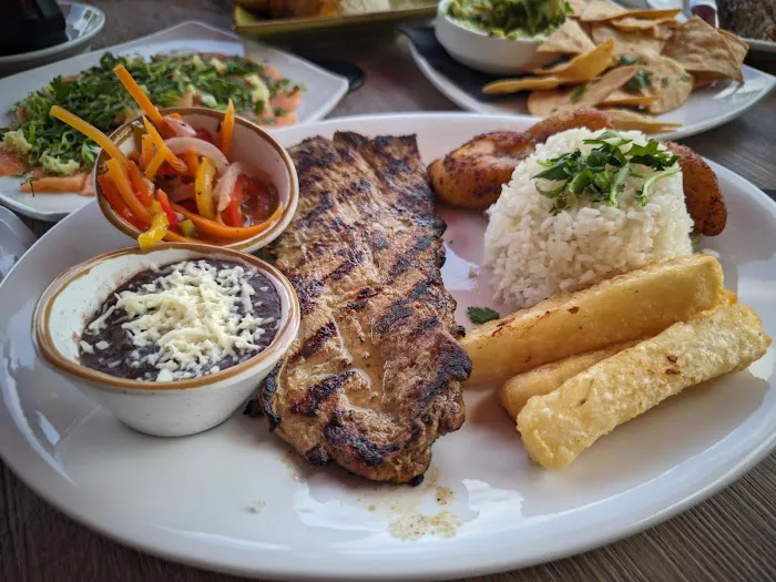 Mirabella Cocina Latina Picture 1