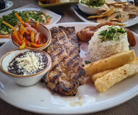 Mirabella Cocina Latina