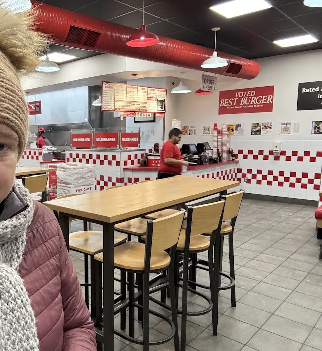 Five Guys Picture 1