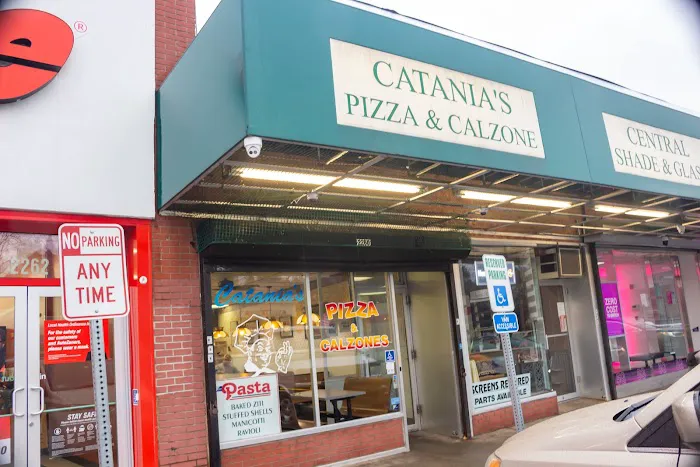 Catania's Pizzeria Picture 3