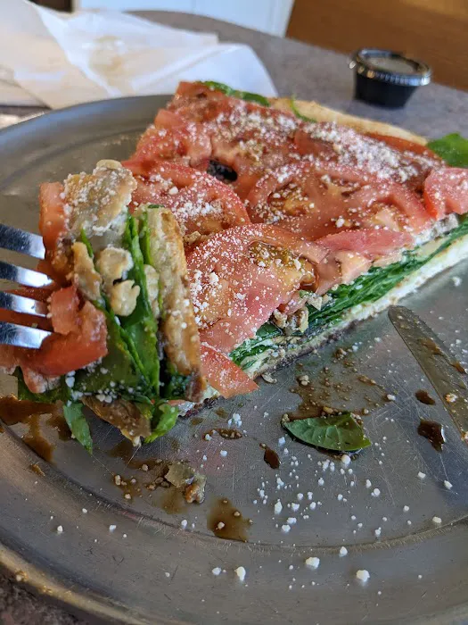 Catania's Pizzeria Picture 2