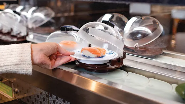 Kura Revolving Sushi Bar Picture 8