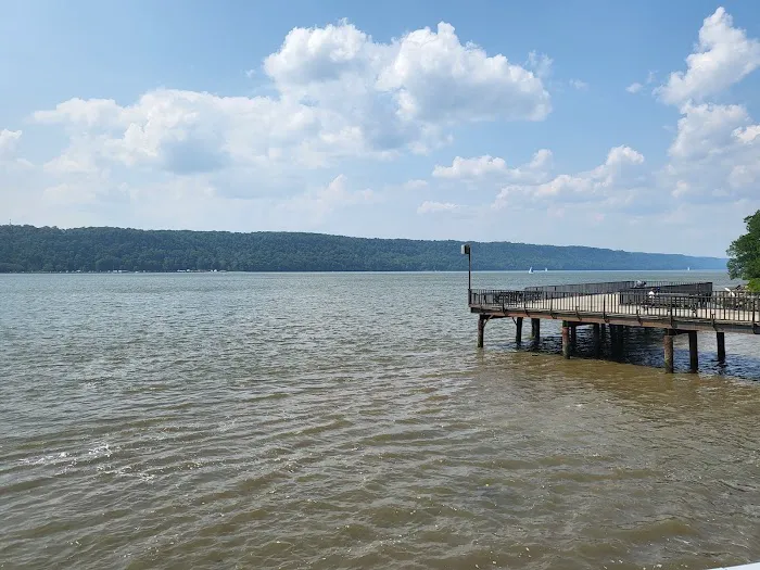 The Hudson Picture 10