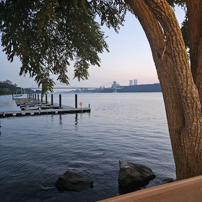 The Hudson Picture 9