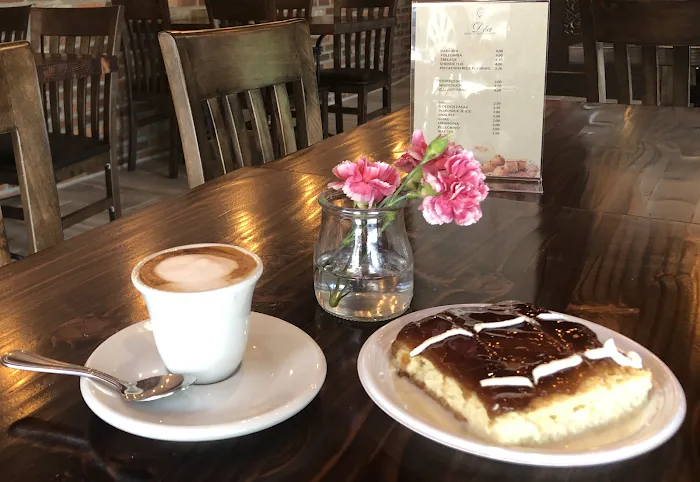 Dea Burek Picture 6